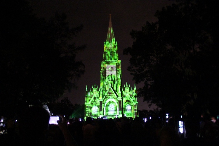 Mapping na kościele kalwaryjskim w Piekarach