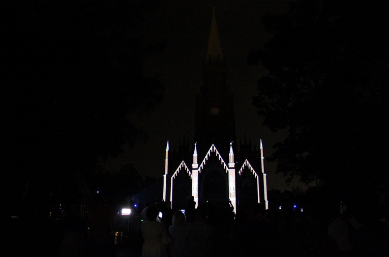 Mapping na kościele kalwaryjskim w Piekarach