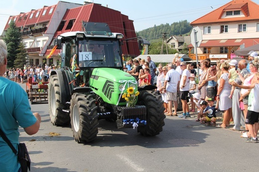 30. Jubileuszowe Dożynki Ekumeniczne w Brennej 2019 - korowód