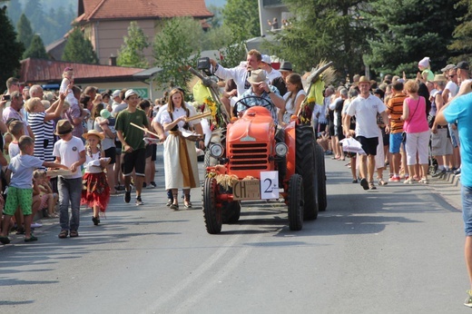 30. Jubileuszowe Dożynki Ekumeniczne w Brennej 2019 - korowód