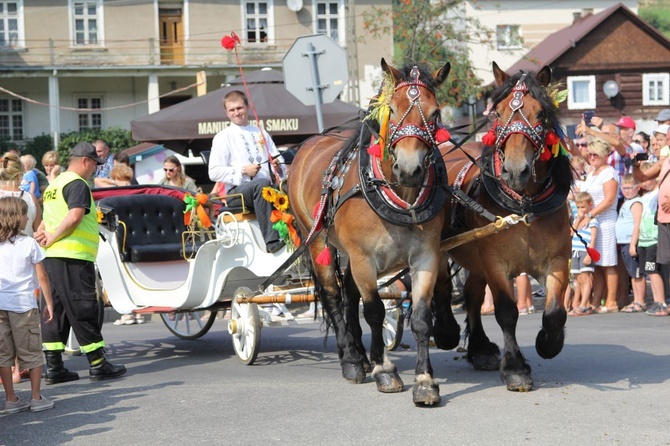 30. Jubileuszowe Dożynki Ekumeniczne w Brennej 2019 - korowód