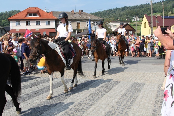 30. Jubileuszowe Dożynki Ekumeniczne w Brennej 2019 - korowód