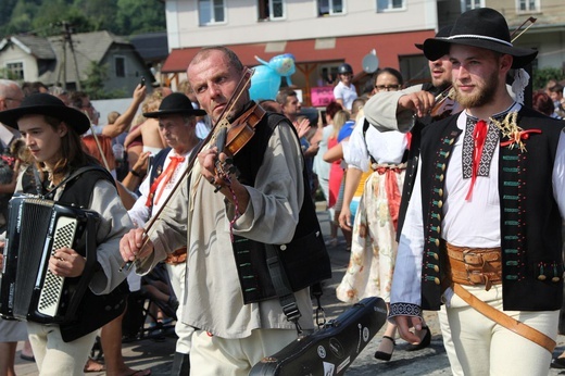 30. Jubileuszowe Dożynki Ekumeniczne w Brennej 2019 - korowód