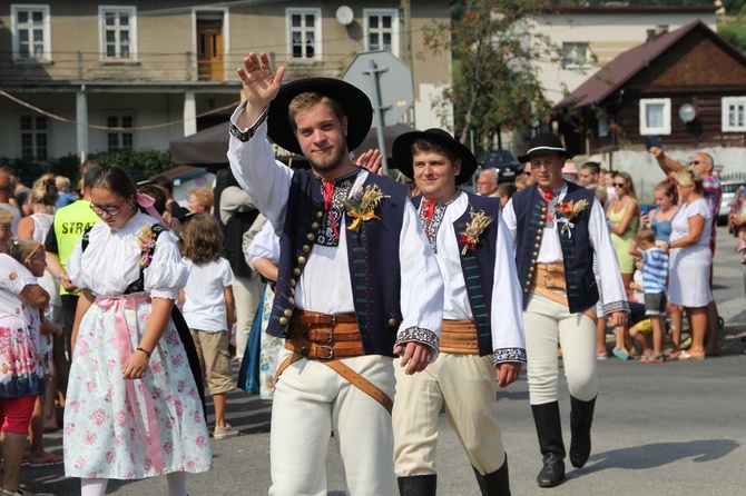 30. Jubileuszowe Dożynki Ekumeniczne w Brennej 2019 - korowód