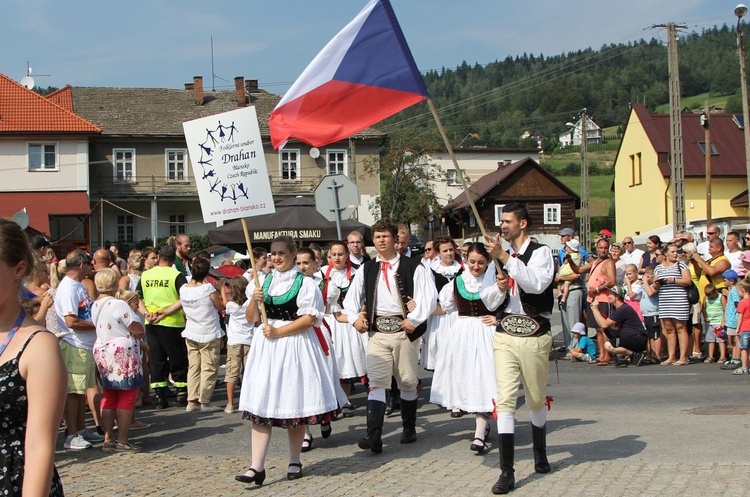 30. Jubileuszowe Dożynki Ekumeniczne w Brennej 2019 - korowód