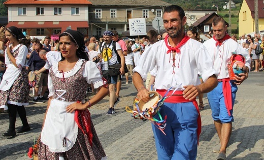 30. Jubileuszowe Dożynki Ekumeniczne w Brennej 2019 - korowód