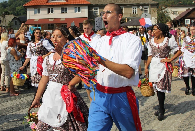 30. Jubileuszowe Dożynki Ekumeniczne w Brennej 2019 - korowód