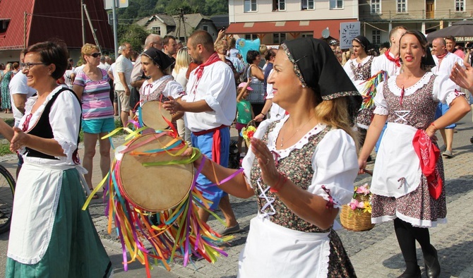 30. Jubileuszowe Dożynki Ekumeniczne w Brennej 2019 - korowód