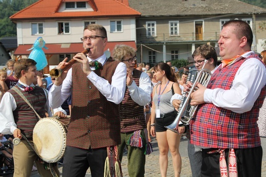 30. Jubileuszowe Dożynki Ekumeniczne w Brennej 2019 - korowód