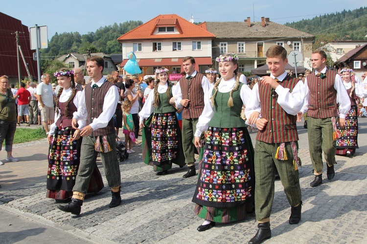 30. Jubileuszowe Dożynki Ekumeniczne w Brennej 2019 - korowód