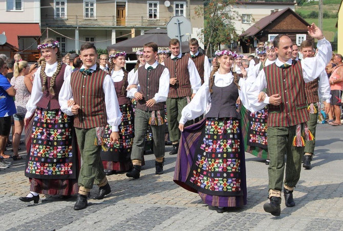 30. Jubileuszowe Dożynki Ekumeniczne w Brennej 2019 - korowód