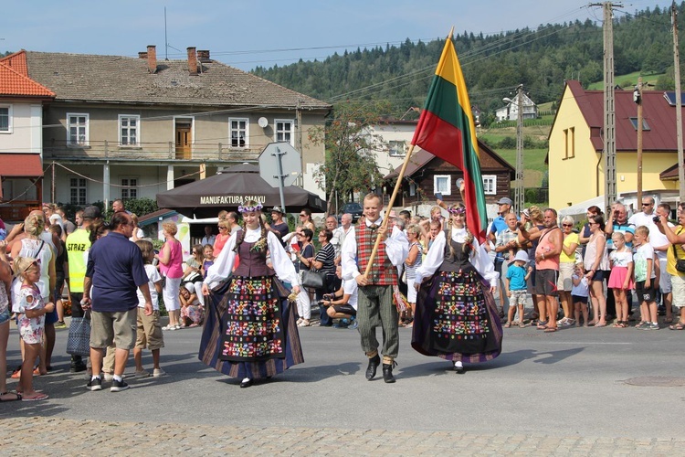 30. Jubileuszowe Dożynki Ekumeniczne w Brennej 2019 - korowód