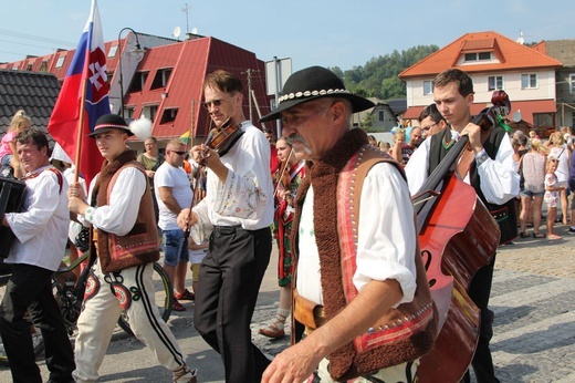 30. Jubileuszowe Dożynki Ekumeniczne w Brennej 2019 - korowód