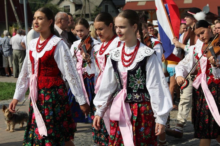 30. Jubileuszowe Dożynki Ekumeniczne w Brennej 2019 - korowód