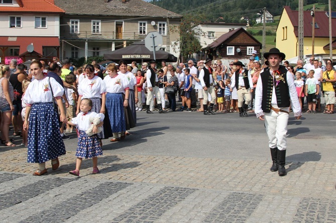 30. Jubileuszowe Dożynki Ekumeniczne w Brennej 2019 - korowód