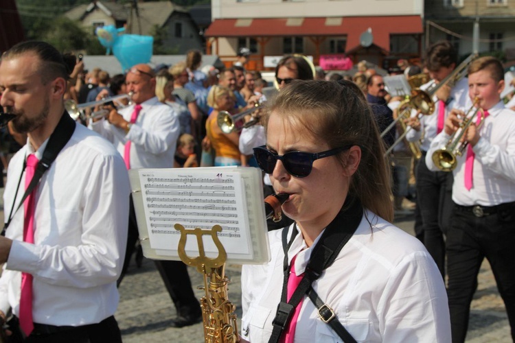 30. Jubileuszowe Dożynki Ekumeniczne w Brennej 2019 - korowód