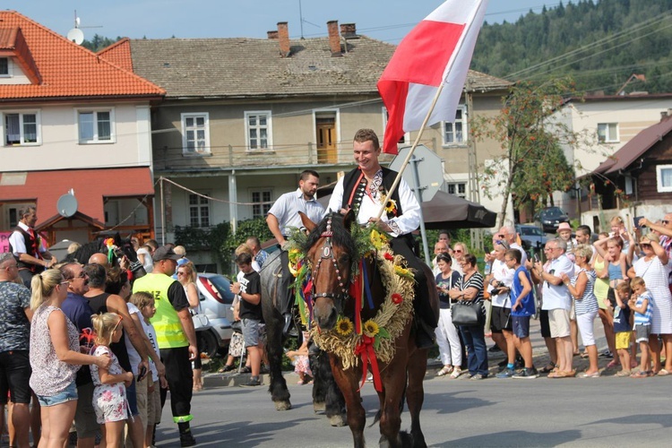 30. Jubileuszowe Dożynki Ekumeniczne w Brennej 2019 - korowód