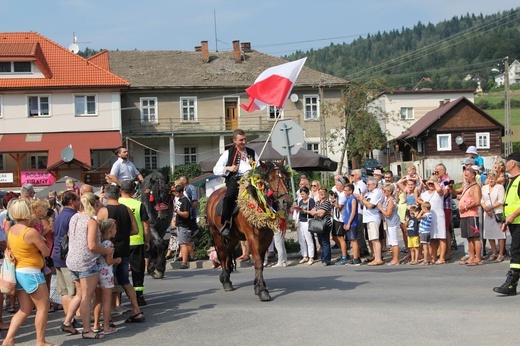 30. Jubileuszowe Dożynki Ekumeniczne w Brennej 2019 - korowód