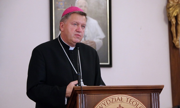 Abp Kupny do katechetów: Mówcie w pokoju nauczycielskim, że Jezus i Jego Ewangelia nikomu nie zagraża