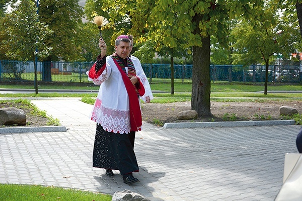 Uroczystości przewodniczył łowicki biskup pomocniczy.