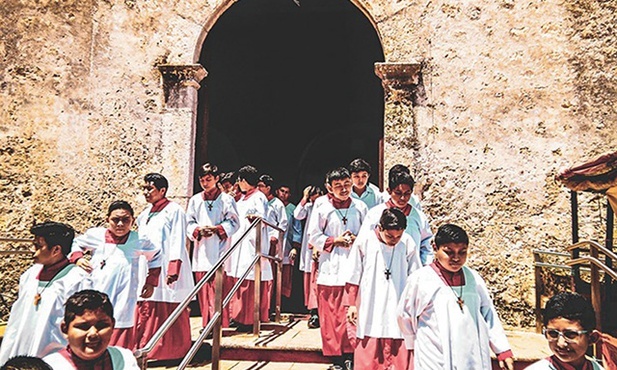 Doroczne święto  ministrantów ku czci  Matki Bożej z Guadalupe