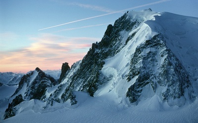 Ksiądz alpinista: Chodzenie po górach to trochę życie w pigułce