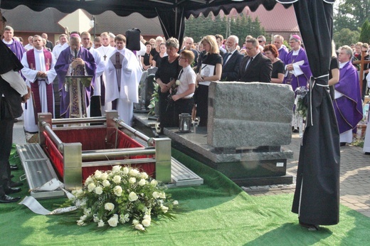 Pogrzeb ks. Tomasza Wiosny