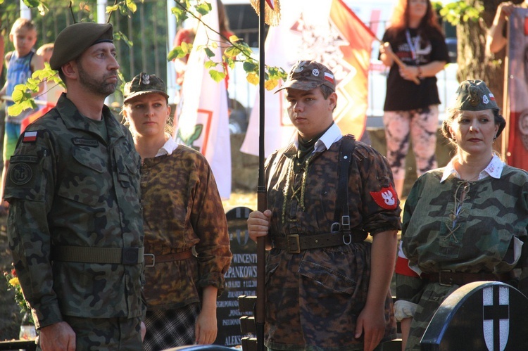 Obchody 73. rocznicy śmierci Danuty Siedzikówny "Inki" oraz Feliksa Selmanowicza "Zagończyka"