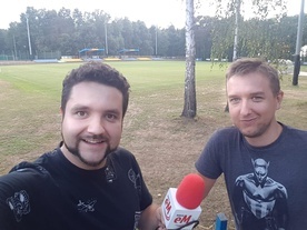 Śląskie. Pasjonaci futbolu, którzy "jeżdżą na szpile"