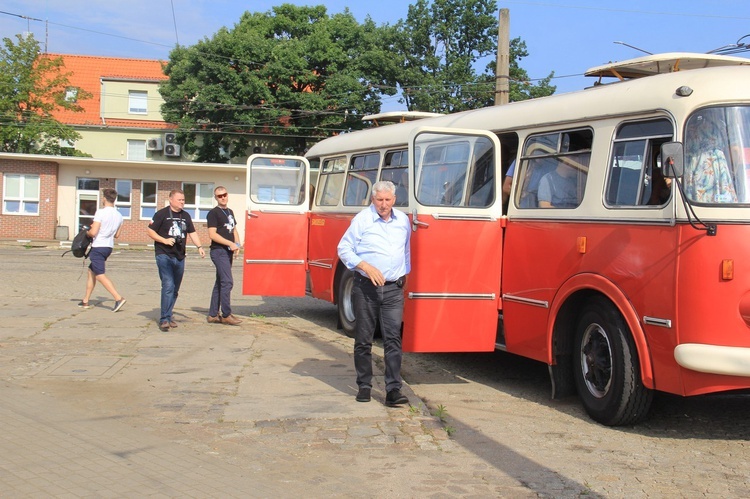 Śladami Sierpnia '80 w zabytkowym "ogórku" 