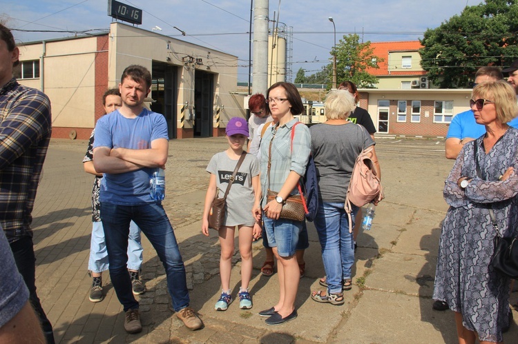 Śladami Sierpnia '80 w zabytkowym "ogórku" 