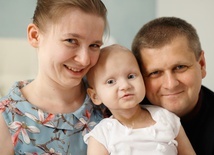 Rodzice Marysi cały czas walczą o zdrowie swojego dziecka.