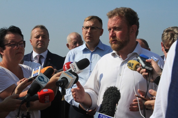 Minister Łukasz Szumowski zapewniał podczas konferencji o gotowości do działań służb i instytucji państowych.