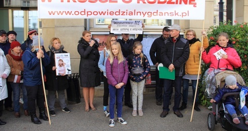Odpowiedzialny Gdańsk zachęca rodziców do składania oświadczenia rodzicielskiego, przygotowanego według wzoru Ordo Iuris.