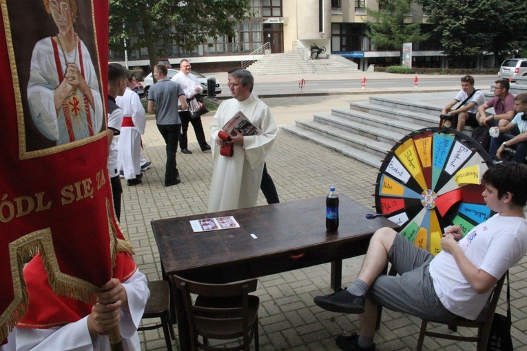 Pielgrzymka ministrantów do katedry w Katowicach