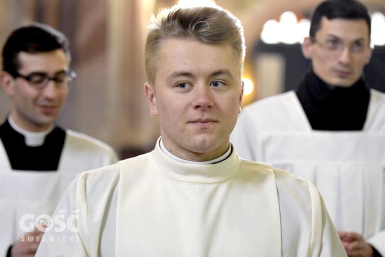 Jarosław Biłozor praktyki odbędzie w parafii pw. św. Brata Alberta w Świebodzicach.