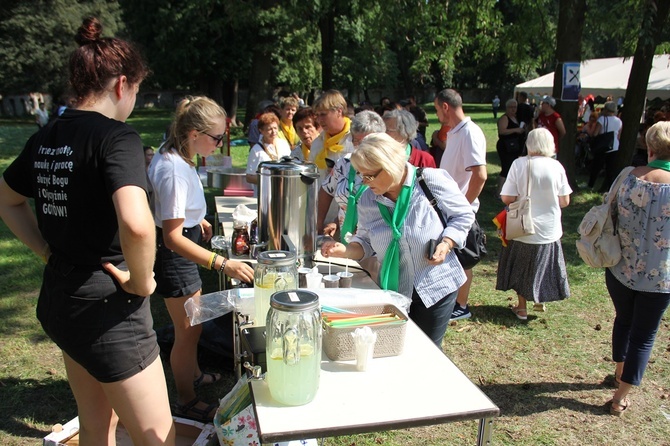 10. Pielgrzymka chorych, niepełnosprawnych i ich opiekunów do Henrykowa