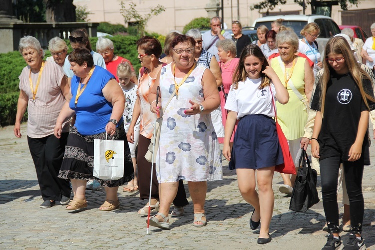 10. Pielgrzymka chorych, niepełnosprawnych i ich opiekunów do Henrykowa