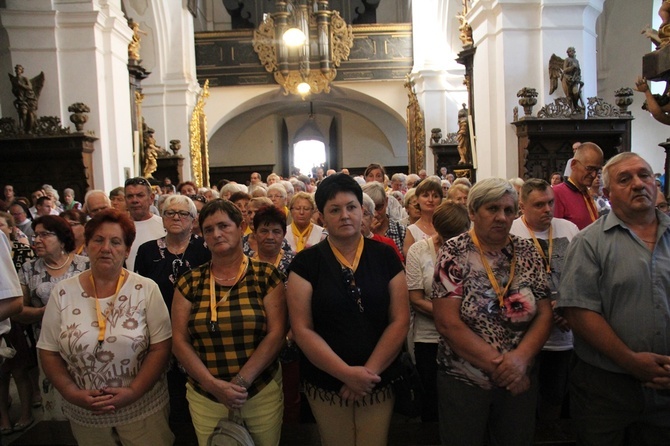 10. Pielgrzymka chorych, niepełnosprawnych i ich opiekunów do Henrykowa