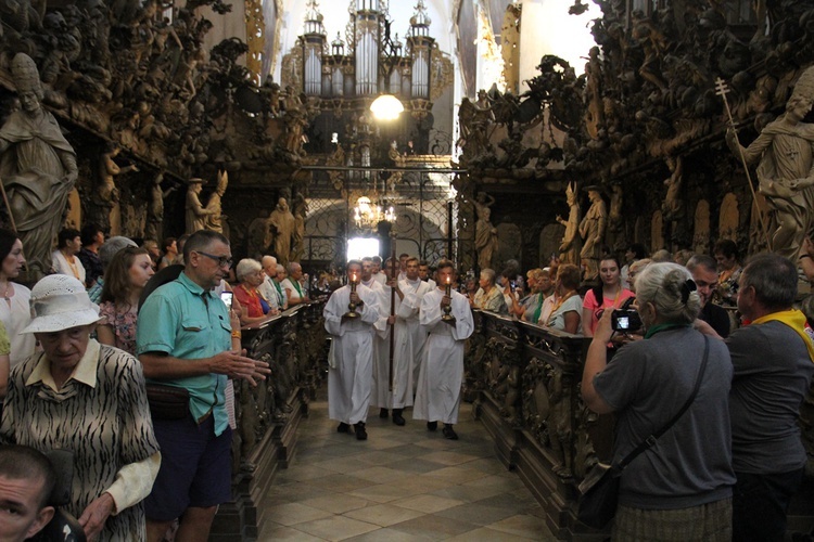 10. Pielgrzymka chorych, niepełnosprawnych i ich opiekunów do Henrykowa