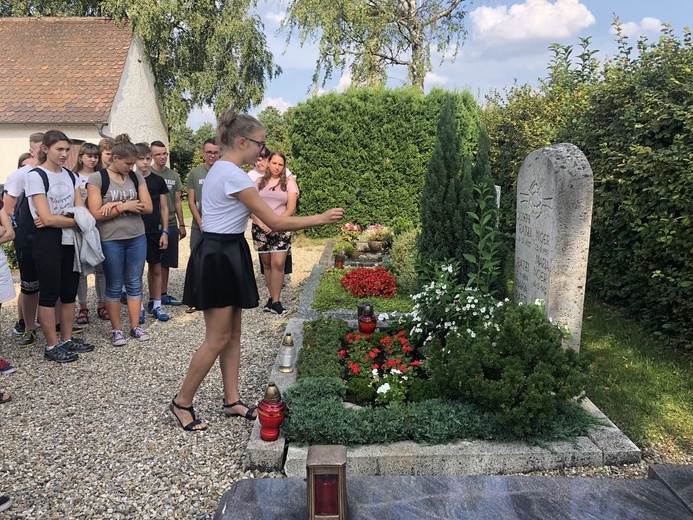 Pielgrzymka stypendystów Funduszu im. bł. ks. Szramka do Dachau