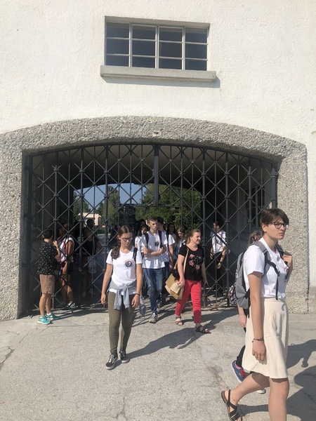 Pielgrzymka stypendystów Funduszu im. bł. ks. Szramka do Dachau