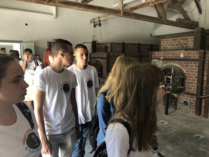 Pielgrzymka stypendystów Funduszu im. bł. ks. Szramka do Dachau