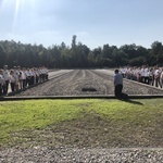 Pielgrzymka stypendystów Funduszu im. bł. ks. Szramka do Dachau