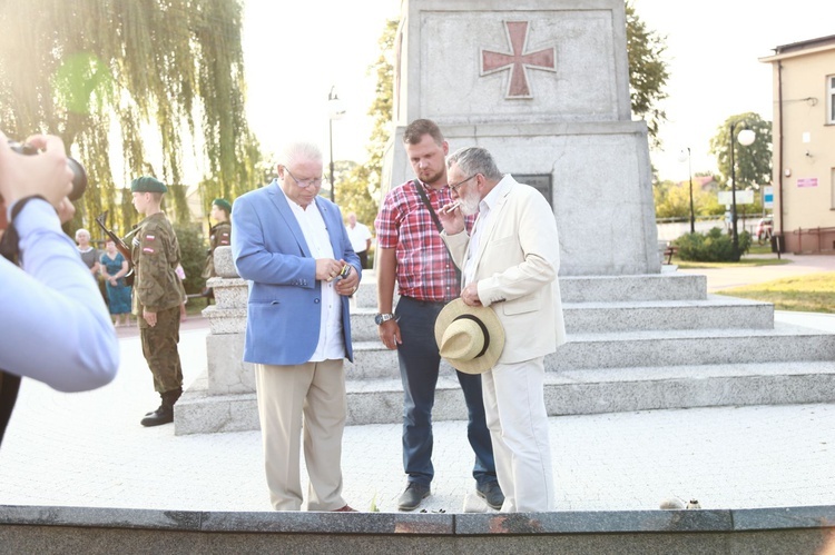 Obchody w Borzęcinie Górnym