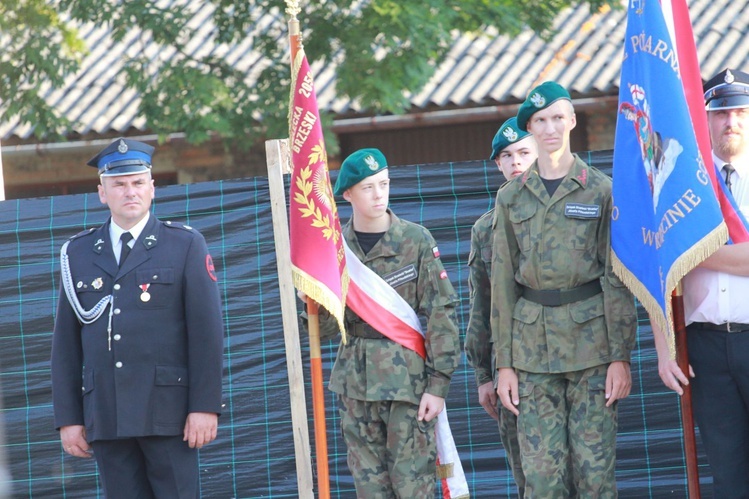 Obchody w Borzęcinie Górnym