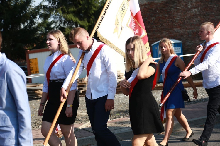 Obchody w Borzęcinie Górnym