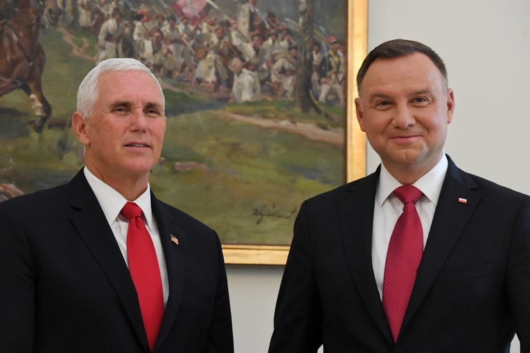 Pence: Polska gotowa do uczestniczenia w programie ruchu bezwizowego 