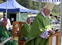W uroczystościach w Gross-Rosem wzięli udział biskupi z Legnicy i Świdnicy.