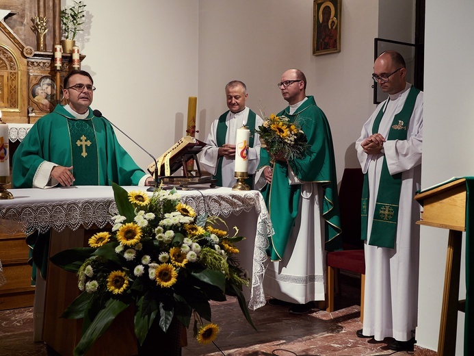 Msza św. w kościele akademickim.